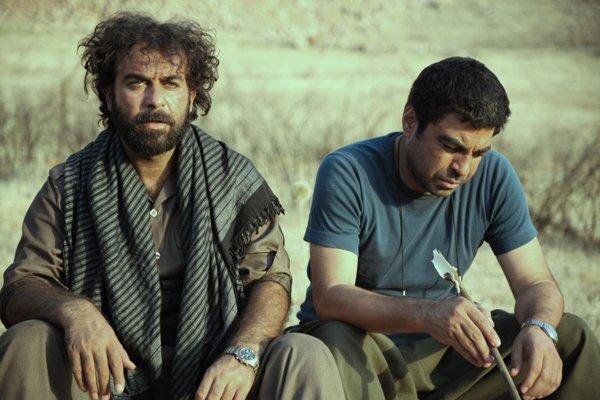 پخش فیلم عاشق ها ایستاده می میرند در شبکه سحر