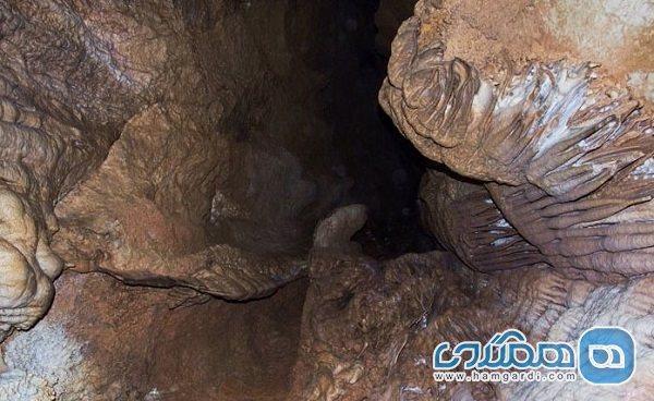 غار بگلیجه یکی از جاذبه های طبیعی استان همدان است