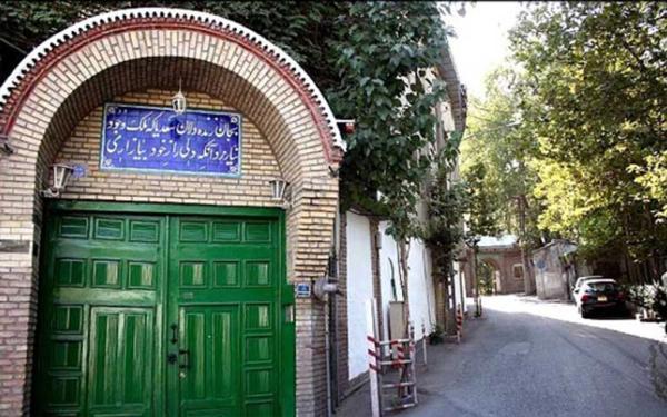 انتقاد کاشانی از موزه حسابی بابت استفاده از برگه طلایی ، انتقاد کاشانی از موزه حسابی بابت استفاده از برگه طلایی ، رئیس جمهور هم روی این برگه یادداشت نمی نویسد ، هدیه این موزه به بچه ها اعضای شورا