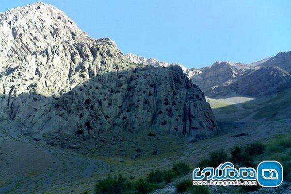 منطقه حفاظت شده دنای شرقی یکی از دیدنی های کهگیلویه و بویراحمد منطقه حفاظت شده دنای شرقی یکی از دیدنی های کهگیلویه و بویراحمد است