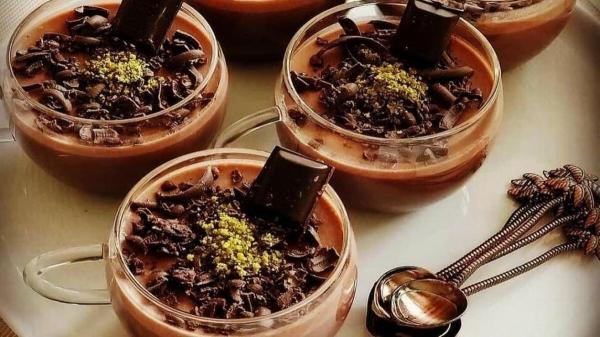 طرز تهیه دسر شکلاتی با بیسکوییت کرم دار